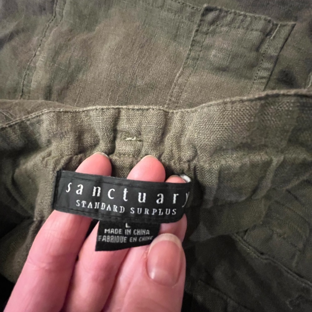 Sanctuary Olive Cargo Shorts for Women, Large, New with Tags! - Picture 2 of 3